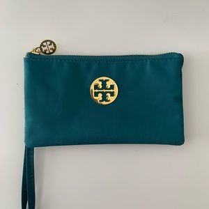 tory burch clutch/wristlet